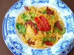 Linguini com Tomate Seco e Rúcula